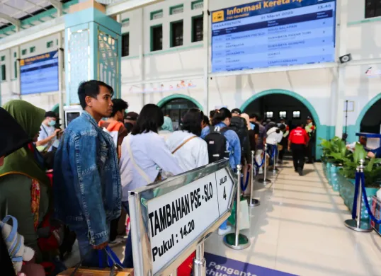 Suasana di Stasiun Pasar Senen jelang musim mudik libur lebaran 2025. (Sumber: Dok. KAI Daop 1 Jakarta)