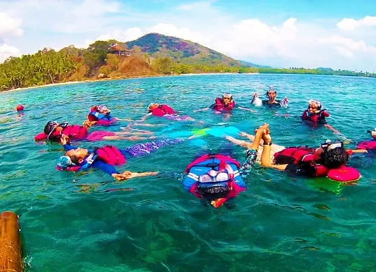 Rekomendasi destinasi wisata di Lampung, Pulau Pahawang. (Sumber: pariwisataindonesia.id)