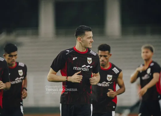 Bek Timnas Indonesia, Justin Hubner siap gantikan Mees Hilgers saat lawan Bahrain. (Sumber: X/@TimnasIndonesia)