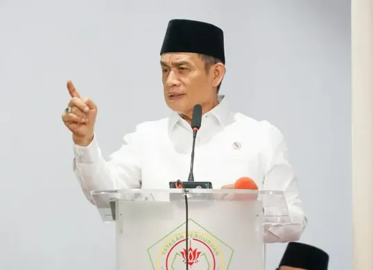 Romo Syafi'i menanggapi soal fenomena Ormas meminta THR ke masyarakat. (Sumber: Instagram/@romo.syafii)