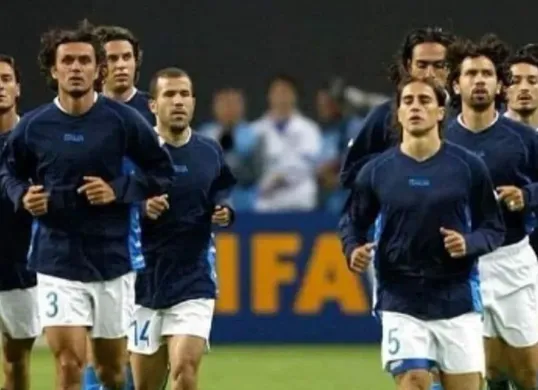 Timnas Italia 2002 yang ggal total di Piala Dunia. (Sumber: X/@MyGreatest11)