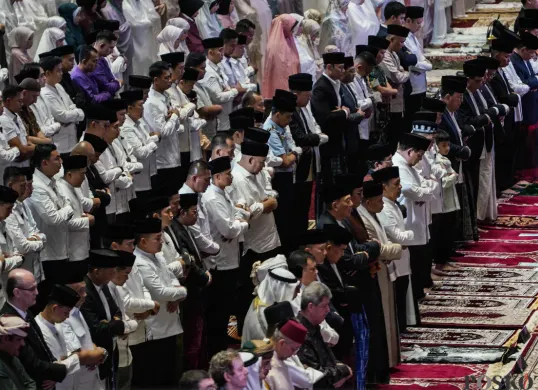 Jadwal pelaksanaan sholat tarawih hari pertama 2026. (Sumber: Poskota/Bilal Nugraha Ginanjar)
