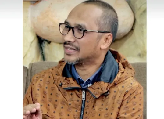 Mantan Ketua KPK Abraham Samad kritisi Jokowi yang laporkan Roy CS ke Polisi. (Sumber: Capture Instagram @AbrahamSamad)