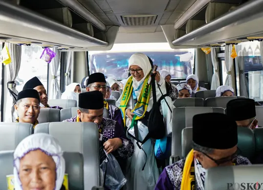 Ilustrasi jemaah haji hendak berangkat ke tanah suci. (Sumber: Poskota/Bilal Nugraha Ginanjar)