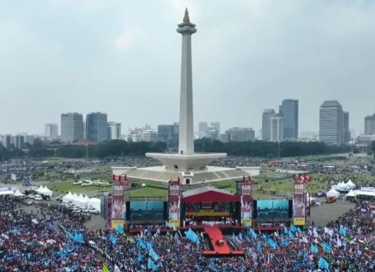 6 tuntutan buruh dalam aksi massa perayan Hari Buruh Internasional hari ini, Kamis 1 Mei 2025 di kompleks Monas, Jakarta. (Sumber: X)