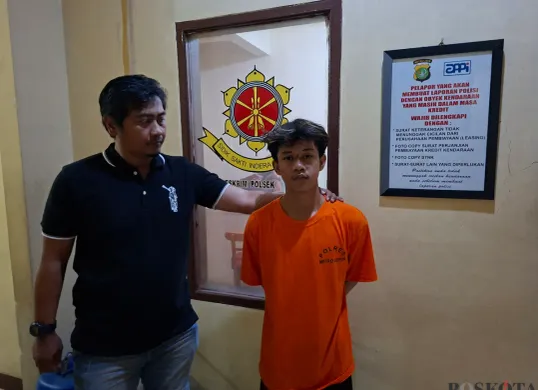 Seorang pemuda tamatan SD ditangkap Polsek Bojongsari, Depok setelah terpergok curi motor. (Sumber: Poskota/Angga Pahlevi)