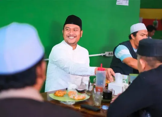 Mantan Bupati Sinjai, Andi Seto Gadhista Asapa (Sumber: Instagram/@setoasapa02)