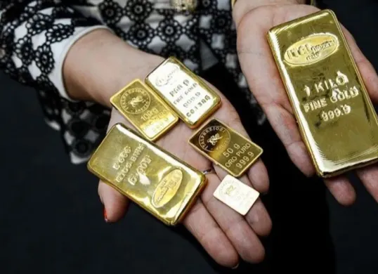 Berbagai jenis produk emas untuk investasi, mulai dari emas digital di aplikasi hingga logam mulia Antam yang bisa disesuaikan dengan budget. (Sumber: Pinterest)