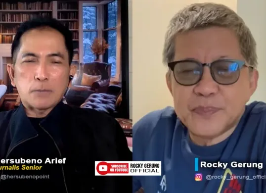 Wawancara Hersubeno Arief dengan Rocky Gerung tentang pembatalan mutasi Letnan Jenderal Kunto Arief Wibowo. (Sumber: Tangkapan Layar YouTube Rocky Gerung Official)
