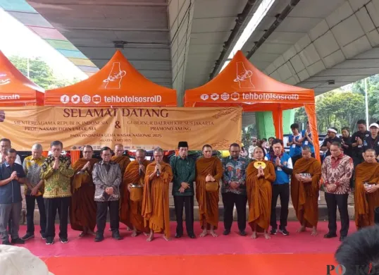 Kegiatan Gema Waisak Pindapatta Nasional 2025 di Kemayoran, Jakarta Pusat, Minggu, 4 Mei 2025. (Sumber: Poskota/Pandi Ramedhan)