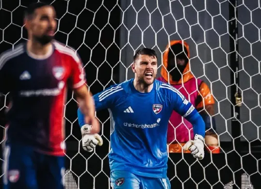 Kiper Timnas Indonesia, Maarten Paes kebobolan lima gol saat FC Dallas menelan kekalahan 5-0 dari San Diego FC pada pekan 11 MLS 2024-25. (Foto: Instagram/@maartenpaes)