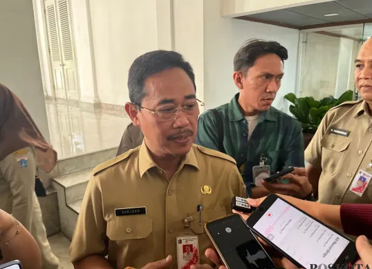 Kepala Dinas Pendidikan Jakarta, Sarjoko di Balai Kota, Senin, 5 Mei 2025. (Sumber: Poskota/Pandi Ramedhan)