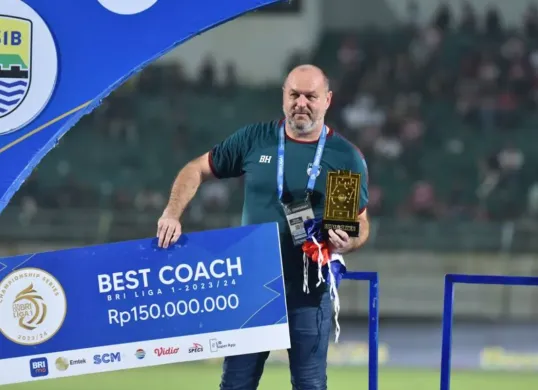 Bojan Hodak masterclass, bawa Persib Bandung raih juara back to back. (Sumber: persib.co.id)
