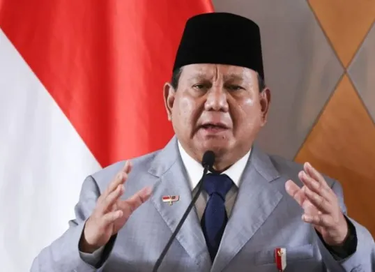 Presiden Prabowo menyatakan bahwa Indonesia harus bisa menawarkan biaya haji yang lebih murah daripada negara-negara tetangga, khususnya Malaysia. (Sumber: Intagram/Prabowo Subianto)