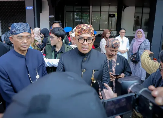 Wali Kota Bandung, Muhammad Farhan beberkan proses SPMB 2025.