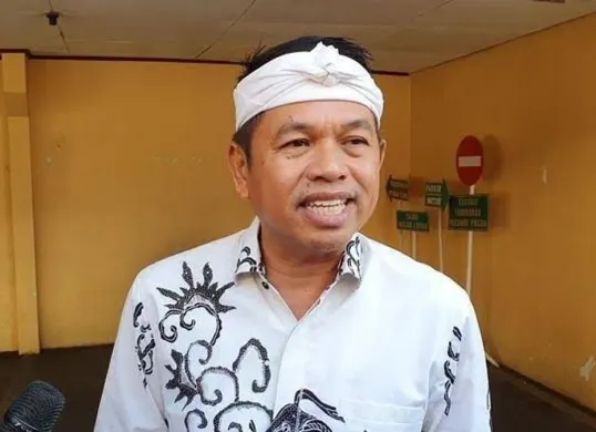 Dedi Mulyadi, menginisiasi program kontroversial dengan menempatkan siswa bermasalah di barak militer untuk pembinaan karakter dan kedisiplinan. (Sumber: Instagram/@dedimulyadi71)