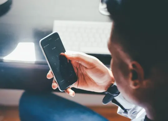Solusi Saat Terlanjur Menggunakan Pinjol Ilegal agar Tidak Terjerat (Sumber: Pixabay/Foundry)