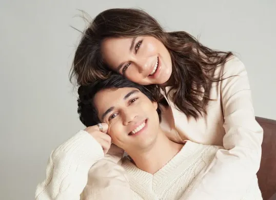 Profil lengkap Maxime Bouttier, aktor multitalenta yang menikahi Luna Maya. Mulai dari karier akting, prosesi siraman adat Jawa, hingga cincin tunangan mewah dari Jepang. (Sumber: Instagram/@lunamaya)