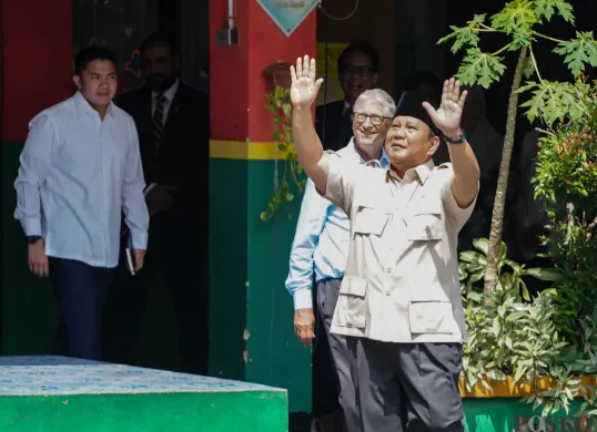 Prabowo Ajak Bill Gates Tinjau Makan Bergizi Gratis