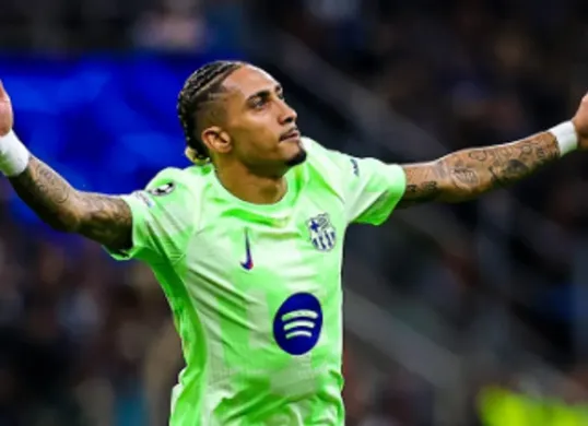 Raphinha menunjukkan performa luar biasa sepanjang turnamen, mencatatkan 13 gol dan 8 assist dalam 14 pertandingan Liga Champions 2024/2025. (Sumber: Instagram/@brfootball)