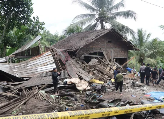 TKP kecelakaan maut melibatkan truk dan angkot di perbatasan Magelang Purworejo, Jawa Tengah, Rabu, 7 Mei 2025. (Sumber: Polres Purworejo)