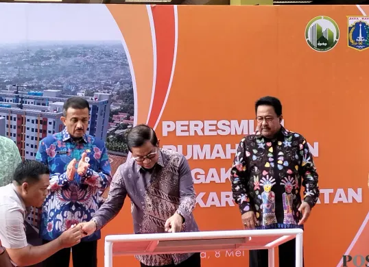 Gubernur Jakarta Pramono Anung beserta Wakil Gubernur Jakarta Rano Karno meresmikan Rusun Jagakarsa, Jakarta Selatan, Kamis, 8 Mei 2025. (Sumber: Poskota/Muhammad Tegar Jihad Al Faruq)