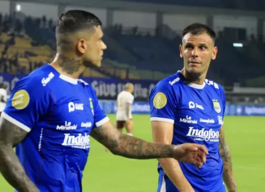 Tyronne del Pino dan Ciro Alves, dua pilar asing Persib yang dirumorkan akan hengkang menjelang musim 2025/2026. (Sumber: Dok/Persib)