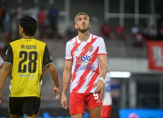 Giancarlo Gallifuoco menjawab spekulasi soal masa depannya, termasuk rumor bakal pindah ke Persib Bandung. (Sumber: Instagram @giange94)