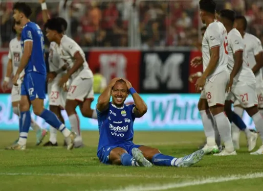 Porret Gustavo Franca dalam laga Persib Bandung kontra Malut United. (Sumber: persib.co.id)