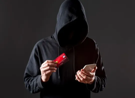 Begini modus penipuan pinjol ilegal yang biasa menjerat korban, bisa rugi jutaan rupiah. (Sumber: Freepik)