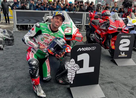 Johann Zarco mengukir sejarah sebagai pembalap tuan rumah yang jadi juara MotoGP Prancis sejak tahun 1954. (Sumber: Instagram @lcr.team)