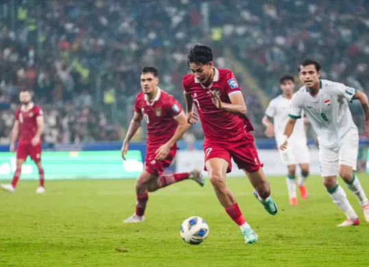 Rafael Struick dan Shayne Pattynama saat membela Timnas Indonesia menghadapi Irak di putaran 2 kualifikasi Piala Dunia 2026 zona Asia. (Sumber: PSSI)