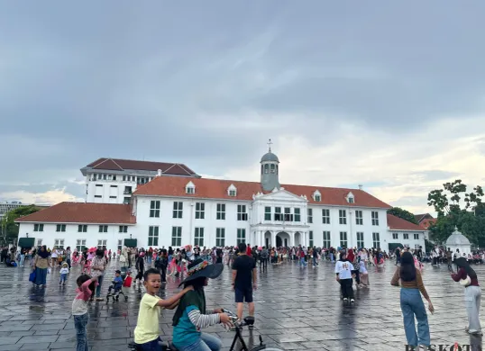 Suasana di kawasan wisata Kota Tua, Tamansari, Jakarta Barat, Minggu, 11 Mei 2025. (Sumber: Poskota/Pandi Ramedhan)