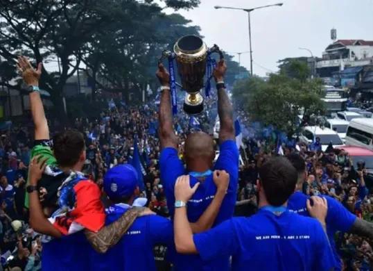 Persib Bandung akan melakukan konvoi perayaan juara Liga 1 202/2025, berikut ini rute dan jadwal terbarunya. (Sumber: persib.co.id)