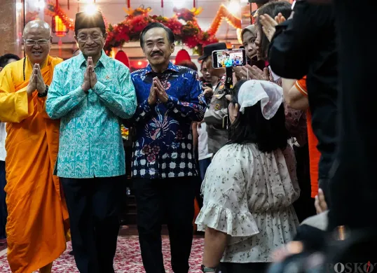 Menteri Agama Nasarudin Umar Hadiri Perayaan Waisak 2025 di Wihara Ekayana Arama