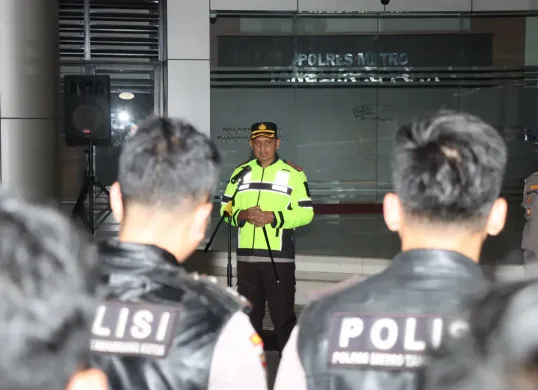 Polres Metro Tangerang Kota melakukan apel malam sebelum gelar patroli Operasi Berantas Jaya 2025 pada Minggu, 11 Mei 2025. (Sumber: Humas Polres Tangerang Kota)
