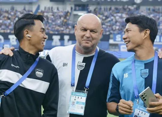 Bojan Hodak bidik 5 pemain baru asal Liga Malaysia untuk gabung Persib musim depan, simak daftar namanya. (Sumber: persib.co.id)