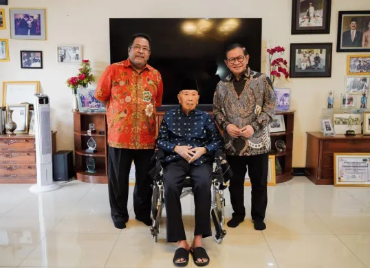 Eddie Mardjoeki Nalapraya tokoh pencak silat Nasional dan sesepuh Betawi (Sumber: X/@pramonoanung)
