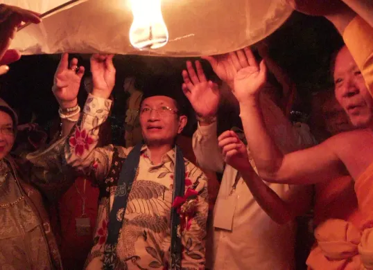Menteri Agama Nasaruddin Umar saat menghadiri perayaan puncak Tri Suci Waisak 2569 BE Tahun 2025 di Candi Borobudur, Magelang, Jawa Tengah, Senin, 12 Mei 2025.