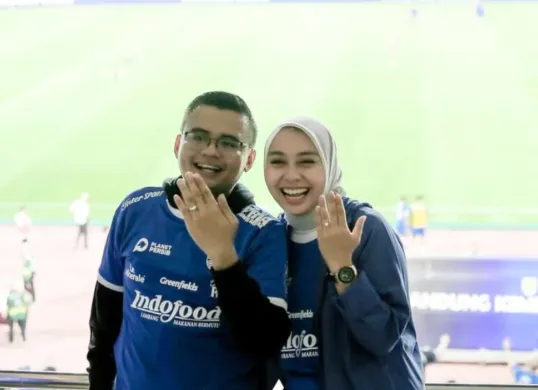 Wakil Bupati Garut, Putri Karlina (kanan) dan Anggota DPRD Jabar, Maula Akbar (kiri) yang akan segera menikah. Berikut perbandingan harta kekayaan keduanya. (Sumber: Instagram/@putri.karlina14)