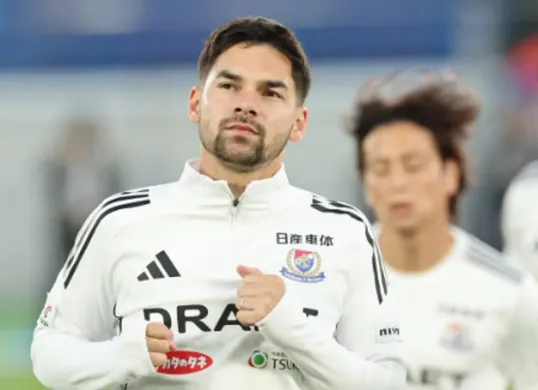 Bek kanan Timnas Indonesia, Sandy Walsh, kembali tidak mendapatkan menit bermain dalam pertandingan Yokohama Marinos vs Kashiwa Reysol. (Sumber: Instagram/@yokohamaf.marinos)