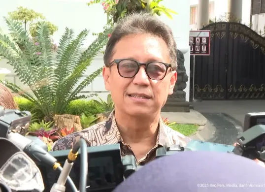 Menkes Budi Gunadi Singgung Soal Ukuran Celana 33-34, Ketua Umum Federasi Serikat Pekerja BUMN sarankan dicopot dari jabatannya. (Sumber: YouTube/Sekretariat Presiden)