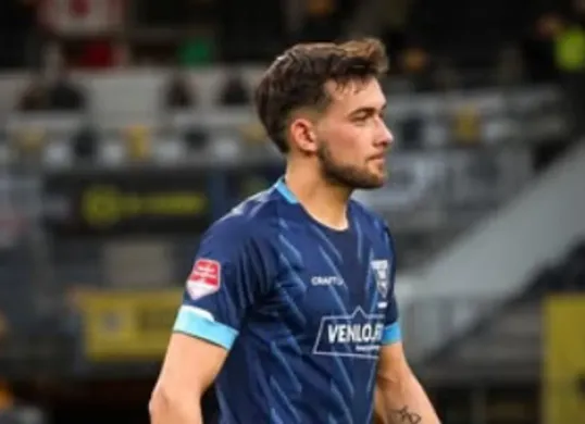 Persib Bandung dikabarkan tengah mengincar striker muda asal Belanda, Dean Zandbergen, untuk memperkuat lini depan mereka di musim Liga 1 2024/2025. (Sumber: Instagram/@deanxzanbergen)