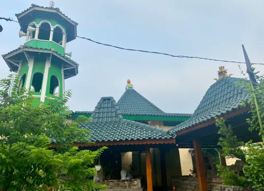 Masjid Jami Kalipasir, yang telah ditetapkan sebagai cagar budaya, berada di Jl. Kalipasir, Sukasari, Kota Tangerang. (Sumber: Poskota/Primayanti Manalu)