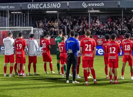 Almere City, klub yang dibela pemain Timnas Indonesia, Thom Haye resmi terdegradasi dari Eredivisie Liga Belanda. (Foto: Instagram/@almerecityfc)