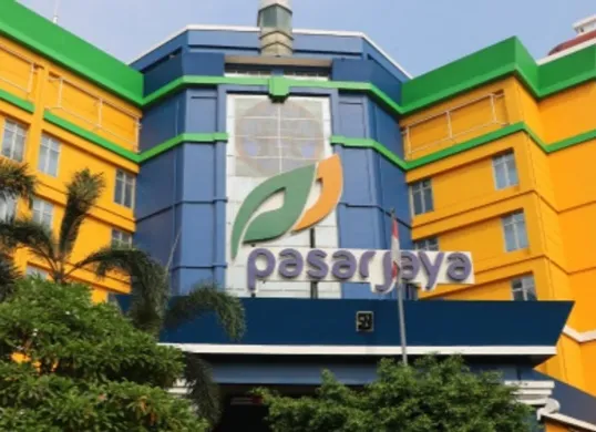 Antrian KJP Pasar Jaya dibuka untuk warga yang mau dapat sembako murah. (Sumber: Website/Pemprov DKI Jakarta)