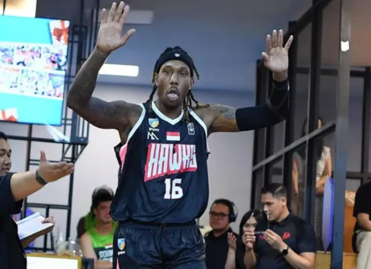 Pebasket Tangerang Hawks Jarred Shaw diblacklist IBL usai tertangkap bawa permen ganja. (Sumber: Instagram/@slimnojim16_)