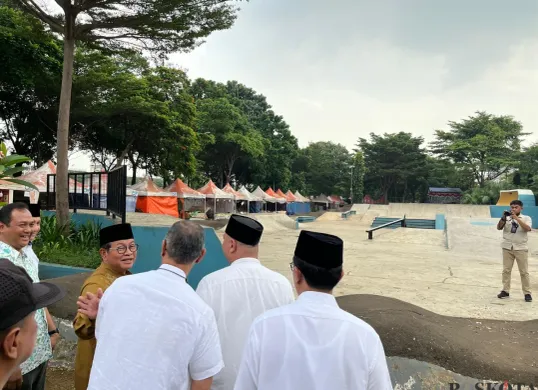 Gubernur Jakarta, Pramono mengunjungi Taman Kalijodo di Tambora, Jakarta Barat, Jumat, 16 Mei 2025. (Sumber: Poskota/Pandi Ramedhan)