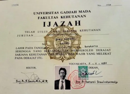 Foto ijazah Presiden RI ke-7, Joko Widodo. (Sumber: X/DianSandiU)