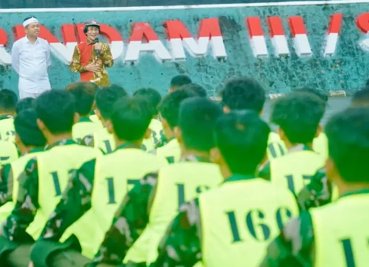 Kak Seto tegaskan program barak pelajar Jabar bukan militerisasi atau hukuman anak nakal, tapi pendidikan karakter dengan dukungan TNI-Polri dan keterlibatan masyarakat luas. (Sumber: Capture Instagram @KakSetoSahabatAnak)
